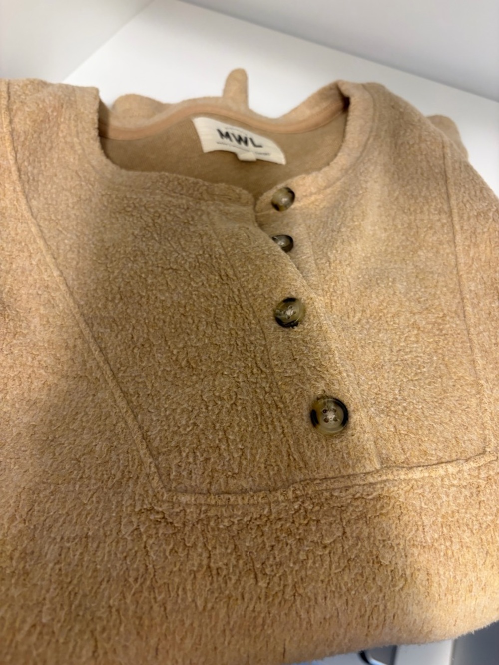 Madewell MWL Cozy Sherpa Henley in Camel Brown